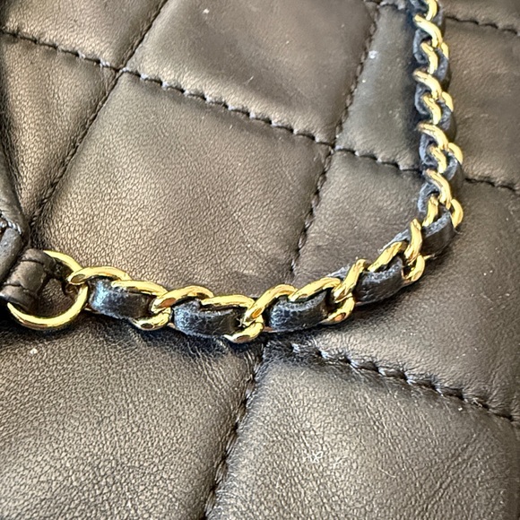 CHANEL Black Quilted Clutch with Chain Detail. Shoulder Bag. - Picture 11 of 12